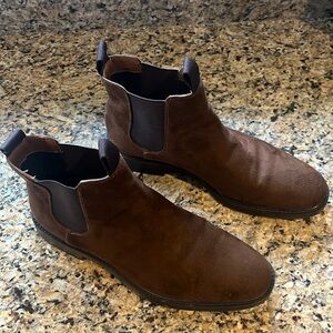 New-no box, H & M Men’s slip on brown suede ankle boots : US size 10.5 | EUR 44